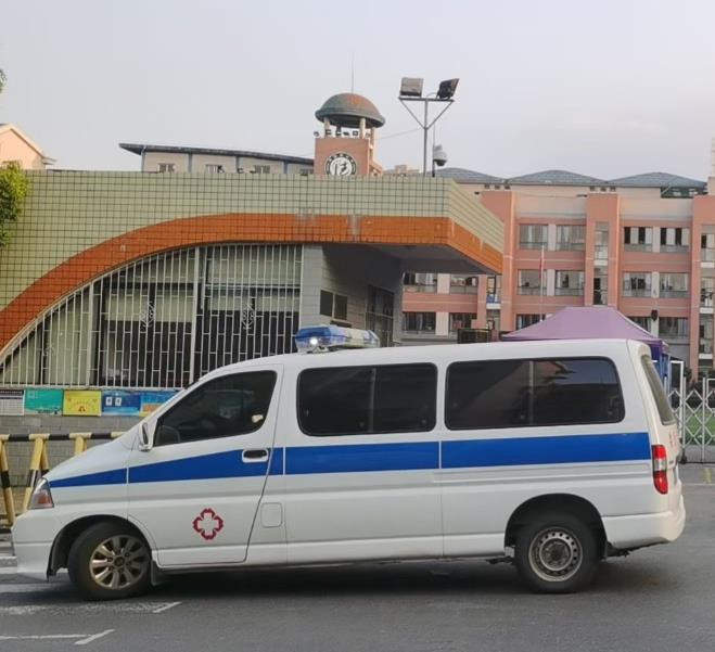 高阳救护车出租护送骨折病人一公里多少钱